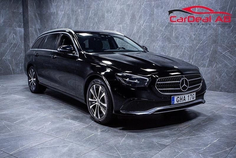 Svart Begagnad 2022 Mercedes E300 Avantgarde Kombi | 324 800 kr (Marknadspris) - Bild 1/4