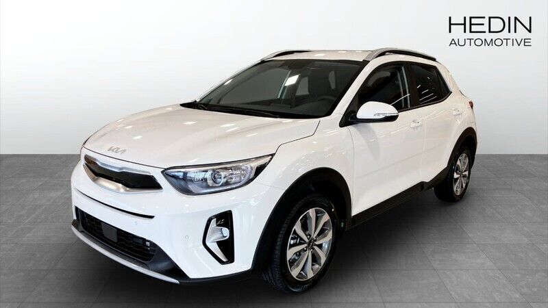 Vit (white) Ny 2025 Kia Stonic 4 SUV | 277 900 kr (Marknadspris) - Bild 1/4