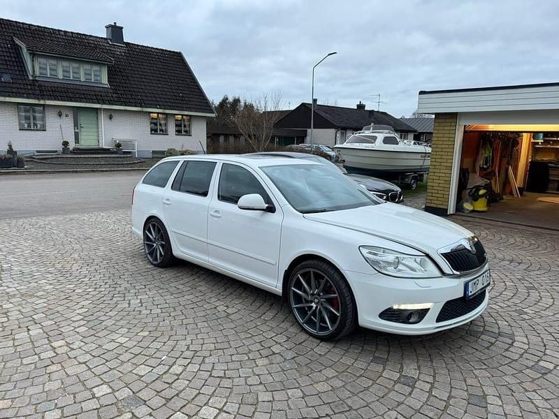 Begagnad Skoda Octavia RS 170 HK (125 kW) 2011 Kombi