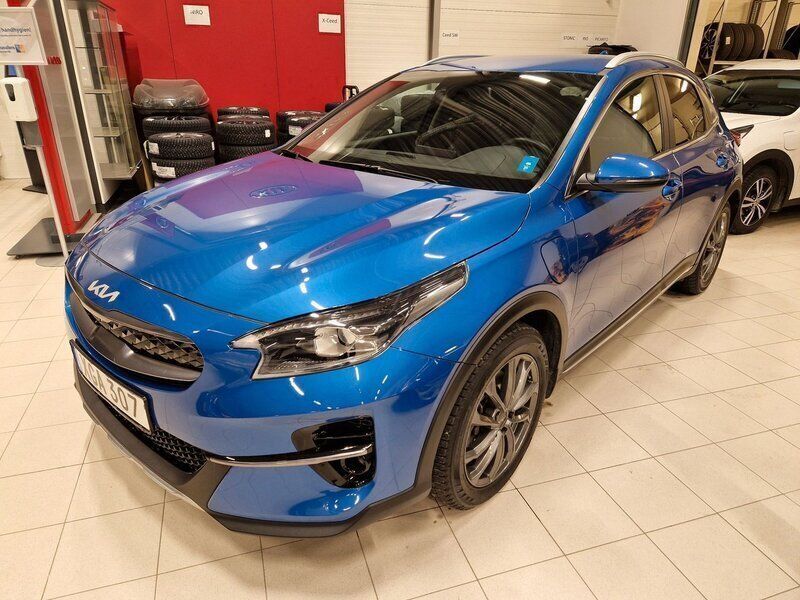 Blå Begagnad 2022 Kia XCeed Advance SUV | 279 900 kr (Marknadspris) - Bild 1/4