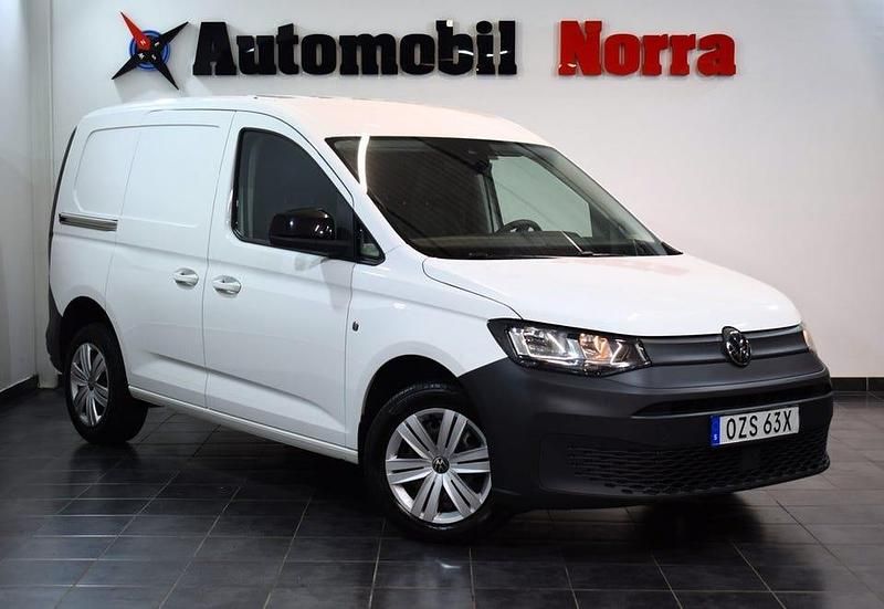 Vit Begagnad 2022 VW Caddy Minibuss | 167 900 kr (Marknadspris) - Bild 1/2