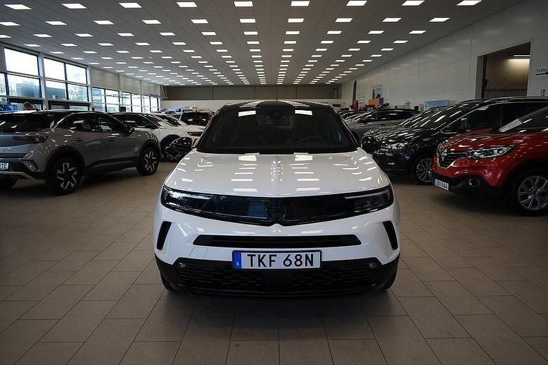 Vit Begagnad 2022 Opel Mokka GS Line SUV | 269 900 kr (Dyr) - Bild 1/4