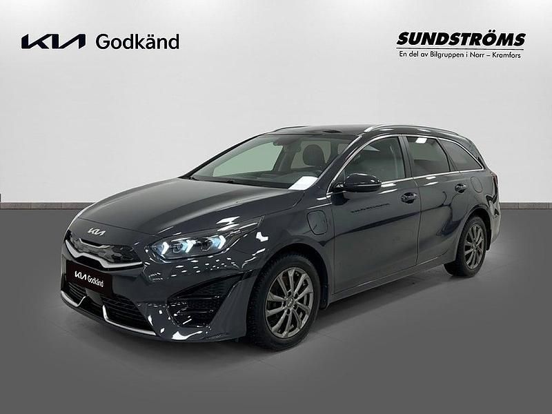 Grå Begagnad 2022 Kia Ceed Sportswagon Kombi | 279 900 kr (Dyr) - Bild 1/4