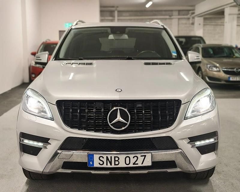 Begagnad Mercedes ML350 AMG line 258 HK (189 kW) 2014 Silver SUV