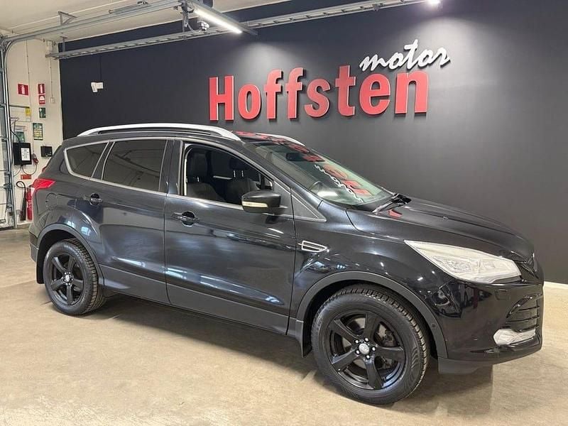 Svart Begagnad 2013 Ford Kuga Titanium SUV | 119 900 kr (Marknadspris) - Bild 1/4