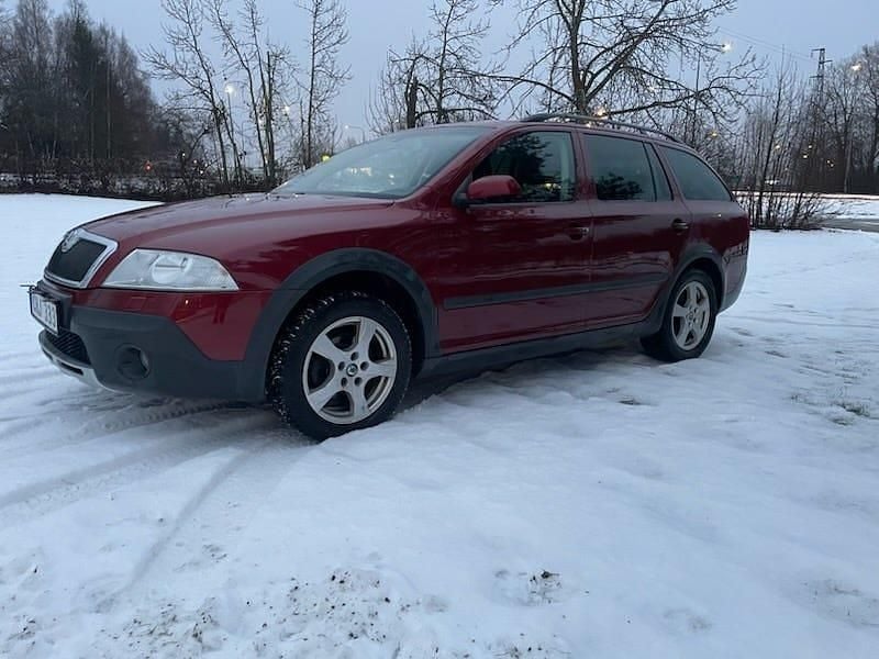 Begagnad 2008 Skoda Octavia Scout Kombi | 37 000 kr - Bild 1/4