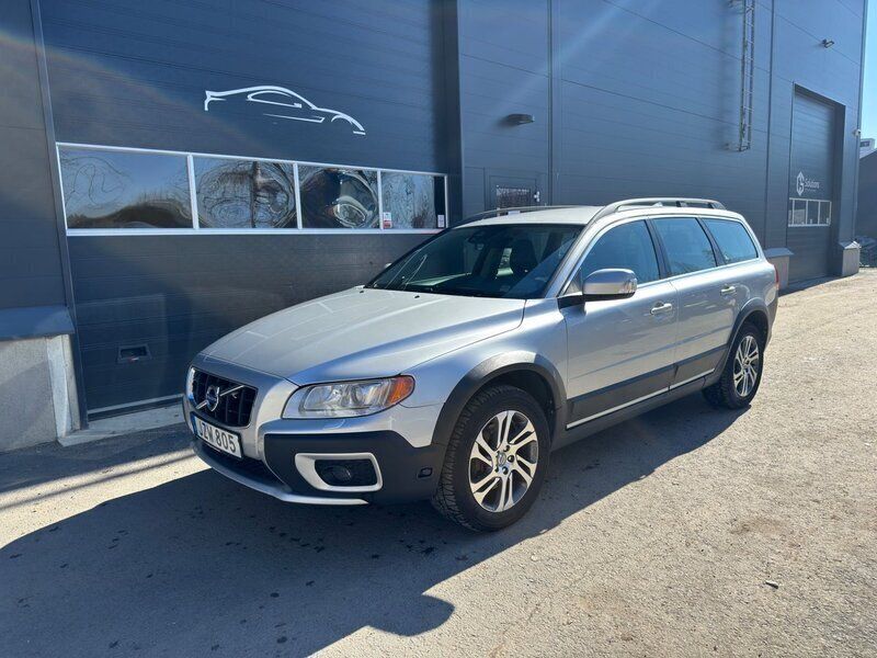 Ljusgrå (grå) Begagnad 2013 Volvo XC70 Momentum SUV | 119 900 kr (Marknadspris) - Bild 1/4