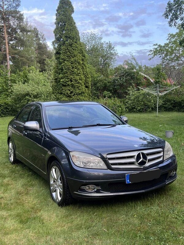 Grå Begagnad 2008 Mercedes C220 Avantgarde Sedan | 63 900 kr (Bra pris) - Bild 1/4