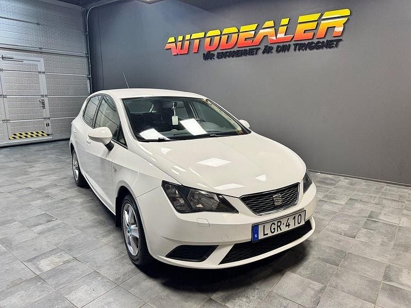 Vit Begagnad 2015 Seat Ibiza Style Halvkombi | 77 900 kr (Bra pris) - Bild 1/4
