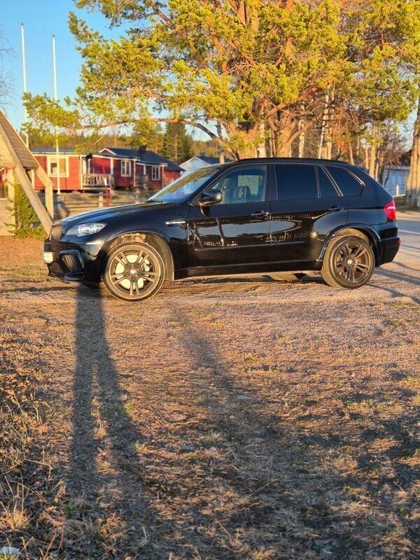Svart Begagnad 2010 BMW X5 SUV | 300 000 kr - Bild 1/4