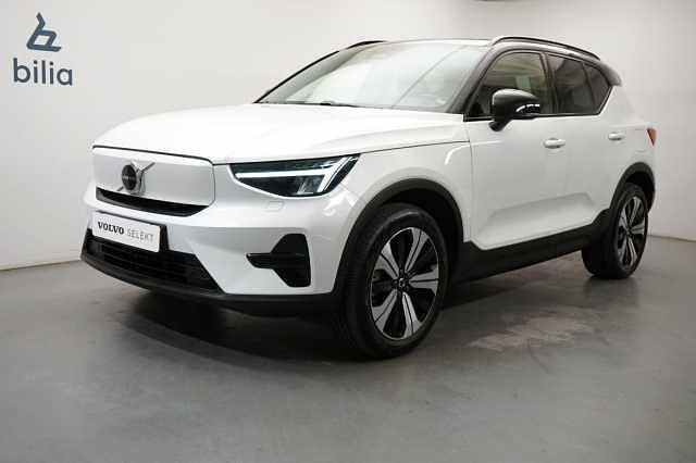 Vit Begagnad 2022 Volvo XC40 Core SUV | 329 900 kr - Bild 1/3