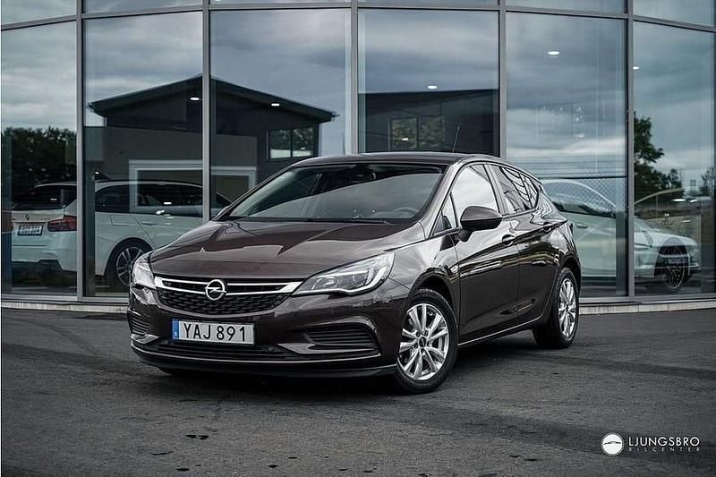 Brun Begagnad 2015 Opel Astra Halvkombi | 99 900 kr (Marknadspris) - Bild 1/4