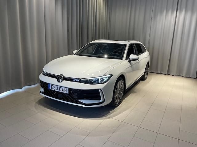 Ny 2026 VW Passat R-line | 561 700 kr (Bra pris) - Bild 1/4