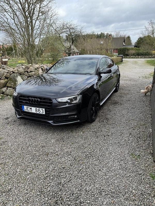 Grå Begagnad 2013 Audi A5 Sportback Exclusive Halvkombi | 170 000 kr (Marknadspris) - Bild 1/4