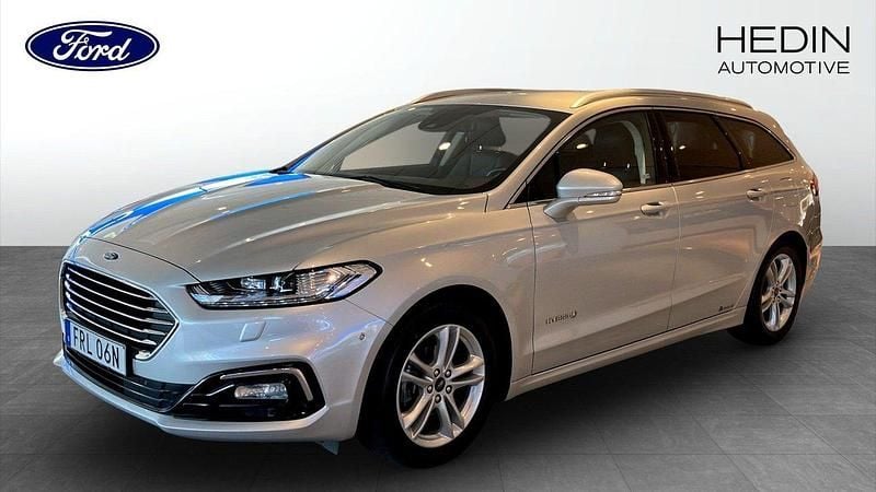 Grå (grey) Begagnad 2019 Ford Mondeo Kombi | 169 900 kr (Marknadspris) - Bild 1/4