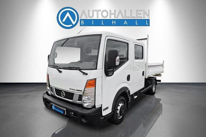 Vit Begagnad 2016 Nissan Cabstar Pickup | 229 200 kr - Bild 1/4