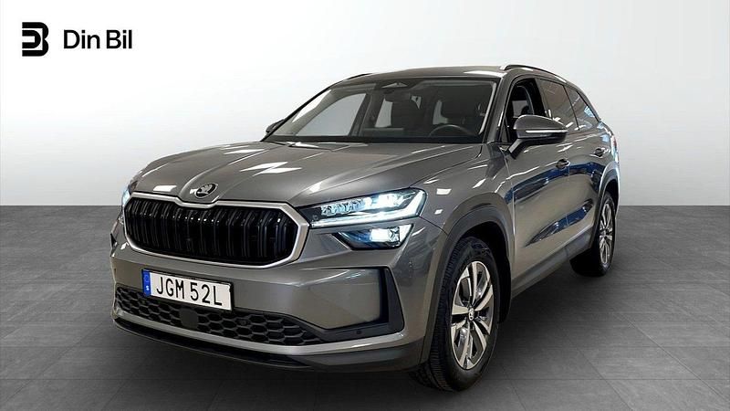 Grå Begagnad 2024 Skoda Kodiaq Selection SUV | 409 900 kr (Bra pris) - Bild 1/4