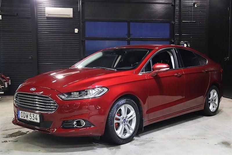 Begagnad Ford Mondeo Business Edition 211 HK (155 kW) 2016 Röd Halvkombi