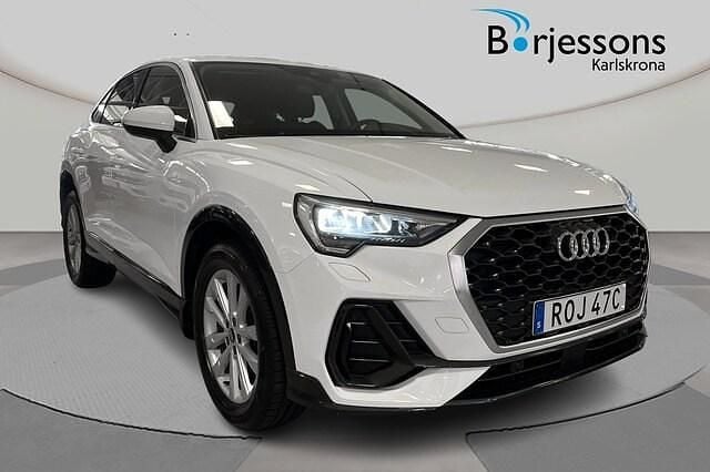 Ibisvit Begagnad 2022 Audi Q3 Sportback Proline SUV | 348 000 kr (Marknadspris) - Bild 1/4
