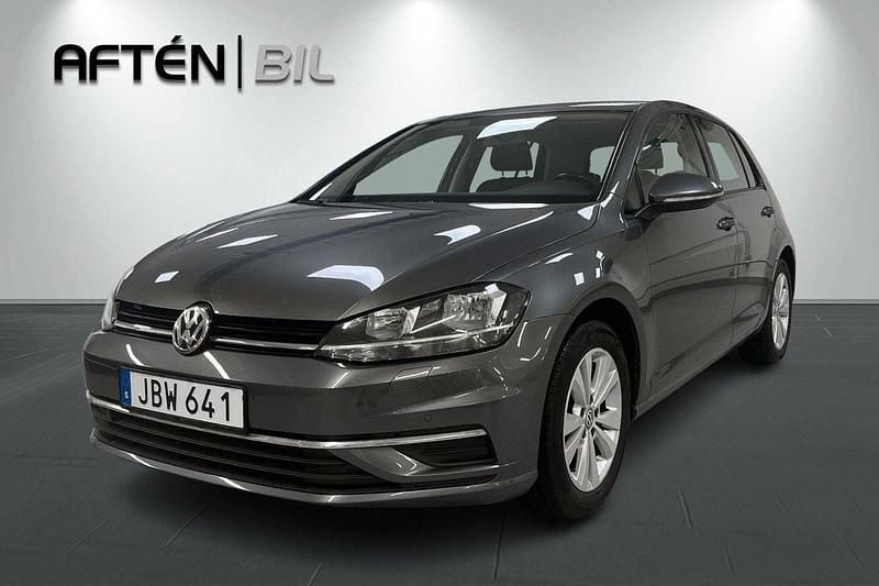 Mörkgrå Begagnad 2017 VW Golf VII Halvkombi | 144 800 kr (Marknadspris) - Bild 1/3