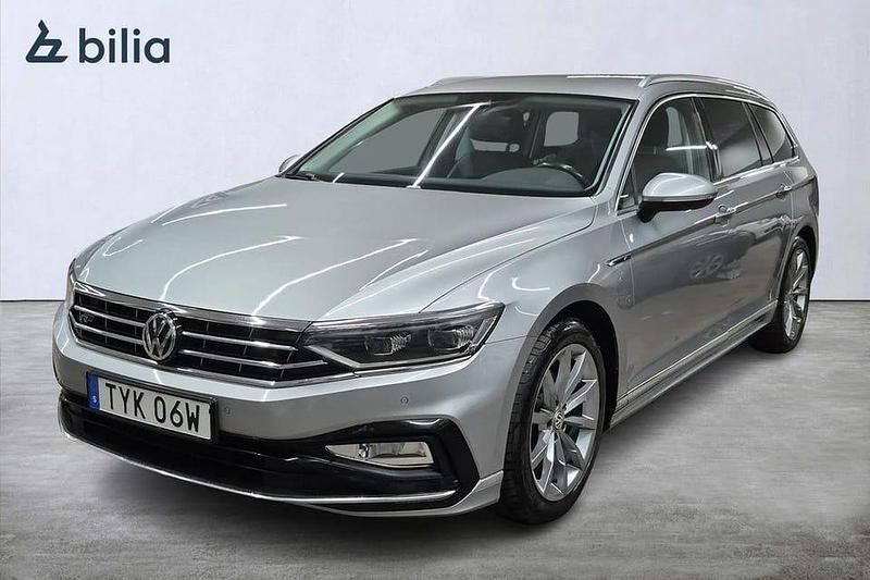 Silver Begagnad 2020 VW Passat R-line Kombi | 235 000 kr (Marknadspris) - Bild 1/3