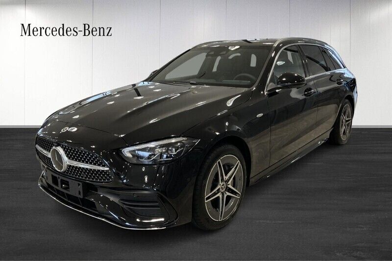 Svart (black) Ny 2025 Mercedes C300e AMG Kombi | 649 450 kr (Lite dyr) - Bild 1/4