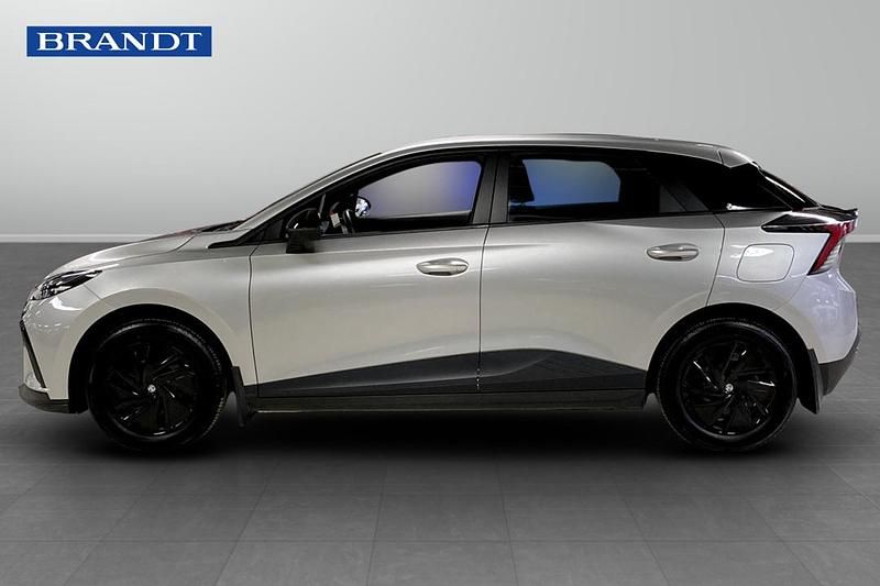 Begagnad MG MG4 EV 125 kW (171 HK) 2023 Grå Halvkombi