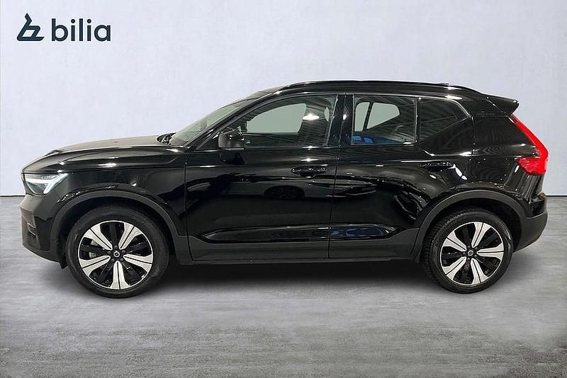 Begagnad Volvo XC40 Core 185 kW (252 HK) 2022 Svart SUV