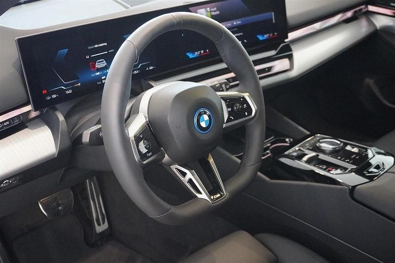 Begagnad BMW i5 Efficient Dynamics 442 kW (601 HK) 2024 Vit Sedan