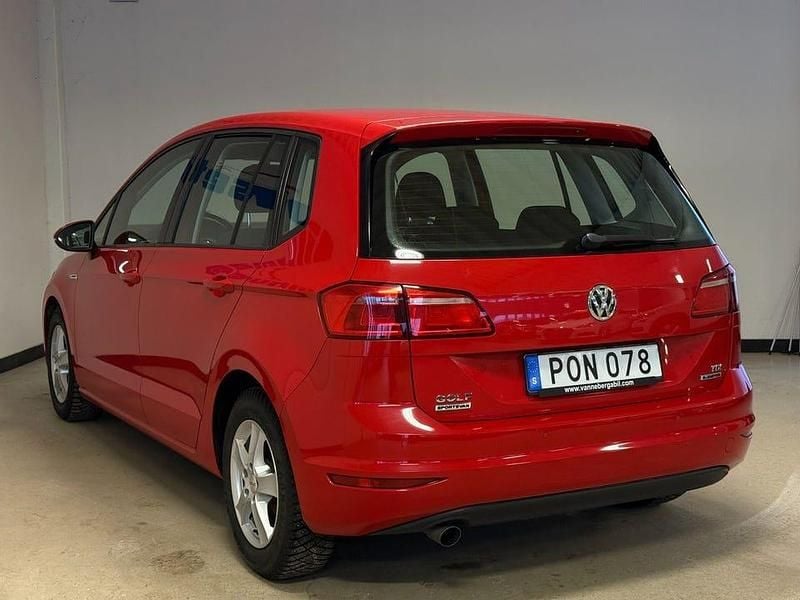 Begagnad VW Golf VII 110 HK (80 kW) 2016 Röd Halvkombi