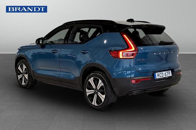 Begagnad Volvo XC40 Single Motor 175 kW (238 HK) 2023 Blå SUV