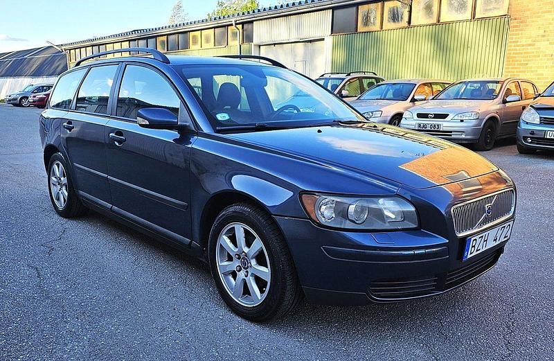 Blå Begagnad 2006 Volvo V50 Kombi | 27 900 kr (Dyr) - Bild 1/4