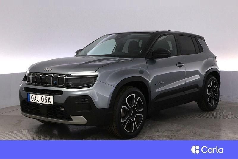 Grå Begagnad 2023 Jeep Avenger EV Summit SUV | 299 900 kr - Bild 1/2