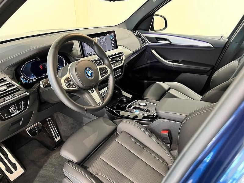 Begagnad BMW iX3 M Sport 210 kW (286 HK) 2024 Blå SUV
