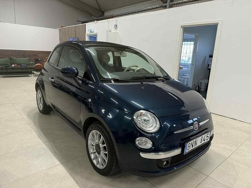 Mörkblå Begagnad 2013 Fiat 500C Lounge Cab | 59 900 kr (Bra pris) - Bild 1/4