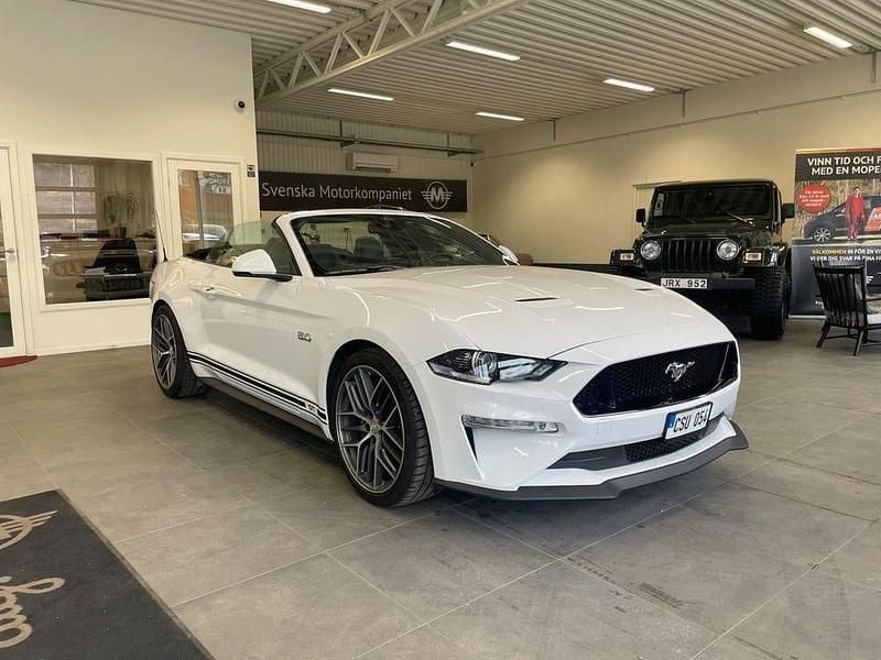 Vit Begagnad 2018 Ford Mustang GT Convertible Cab | 469 900 kr (Bra pris) - Bild 1/4