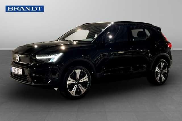 Begagnad Volvo XC40 Core 175 kW (238 HK) 2023 Svart SUV