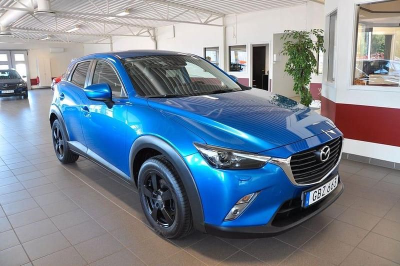 Blå (blåmetallic) Begagnad 2015 Mazda CX-3 Vision SUV | 153 500 kr (Marknadspris) - Bild 1/4