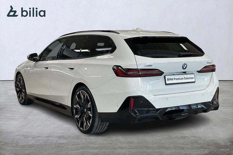 Begagnad BMW 550 M Sport 490 HK (360 kW) 2025 Alpinvit Kombi