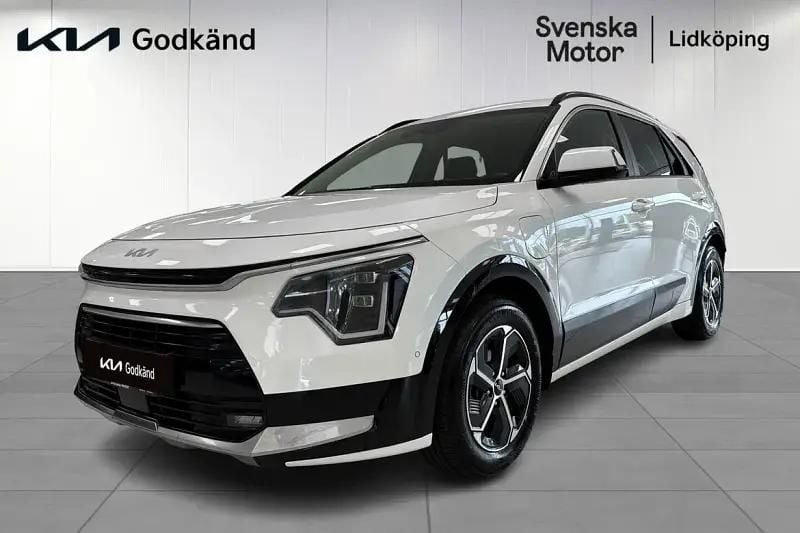 Grå Begagnad 2023 Kia Niro 2 SUV | 389 900 kr (Marknadspris) - Bild 1/4