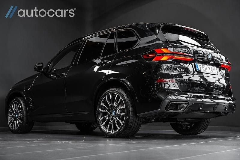Begagnad BMW X5 M Sport 490 HK (360 kW) 2024 Svart SUV