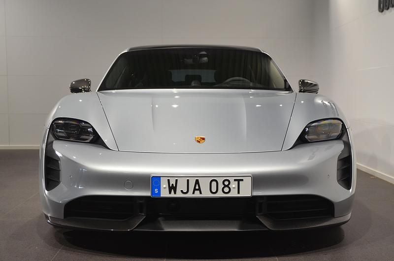 Begagnad Porsche Taycan GTS Sport Turismo 380 kW (517 HK) 2023 Silver Sedan