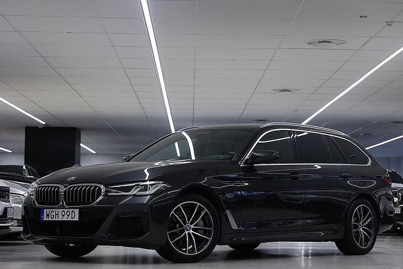 Begagnad BMW 530e M Sport 184 HK (135 kW) 2022 Grå Kombi