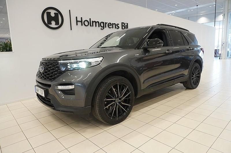 Grå Begagnad 2020 Ford Explorer ST-Line SUV | 439 900 kr (Marknadspris) - Bild 1/4