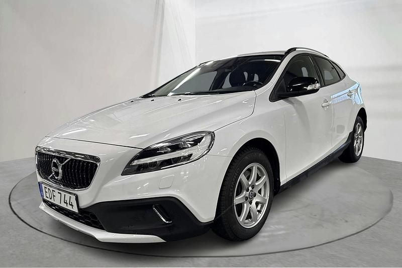 Vit Begagnad 2019 Volvo V40 CC Kombi | 227 000 kr (Marknadspris) - Bild 1/4