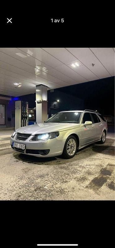 Grå Begagnad 2006 Saab 9-5 Vector Kombi | 18 000 kr (Marknadspris) - Bild 1/4