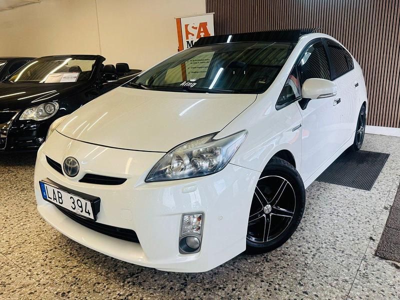 Vit Begagnad 2010 Toyota Prius Halvkombi | 99 900 kr (Marknadspris) - Bild 1/4