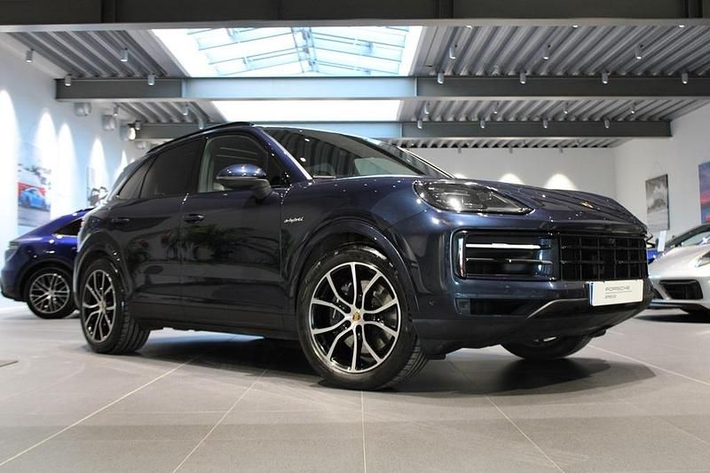 Begagnad Porsche Cayenne 305 HK (224 kW) 2025 Blå SUV