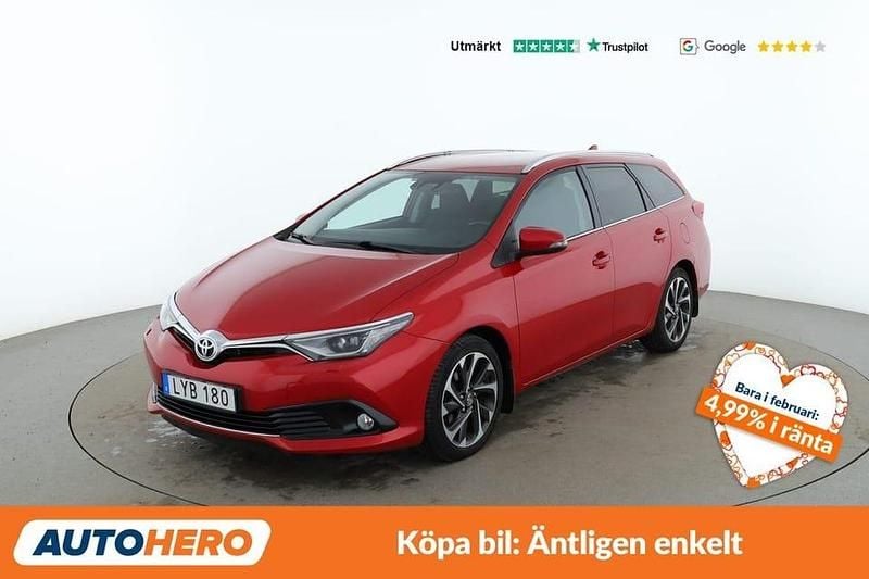 Begagnad Toyota Auris Touring Sports Active 113 HK (83 kW) 2015 Mörkröd Kombi