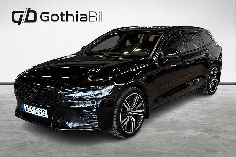 Svart Begagnad 2019 Volvo V60 R-Design Kombi | 329 900 kr (Marknadspris) - Bild 1/4